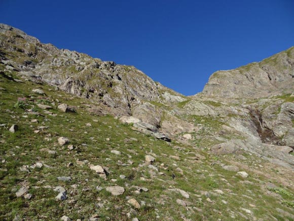 Monte Torena da nord - Salendo, a sinistra del piccolo torrente