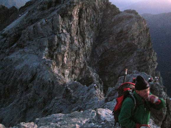 Ortles - Punta Tabaretta e l'inizio della laboriosa cresta. Si notano le frontali