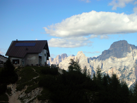 Monte Pelmo - Il Rifugio Venezia (q. 1946 m), punto di partenza