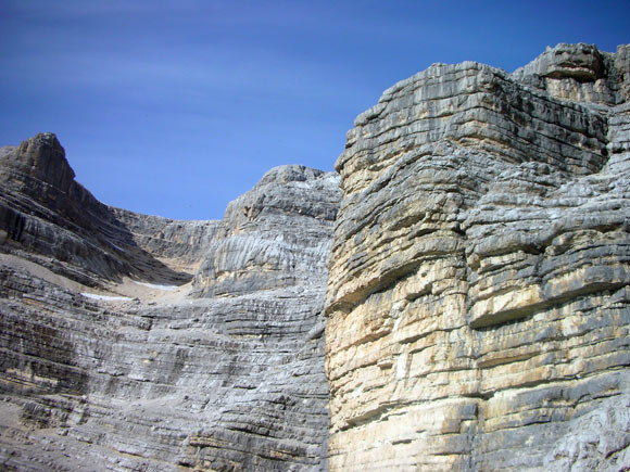 Monte Pelmo - La bastionata rocciosa che sostiene il Van