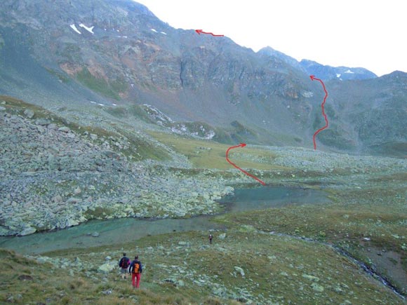 Piz Calderas - La pozza di (q. 2547 m) e il pendio da salire