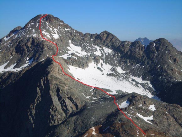 Piz Calderas - Il Piz Calderas, immagine ravvicinata dalla vetta della Tschima da Flix