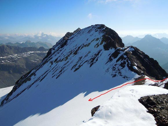 Piz Calderas - Panorama verso NE dalla Tschima da Flix. Al centro la (q. 3316 m) e a sinistra la punta del Piz Picuogl, a destra la sella da raggingere