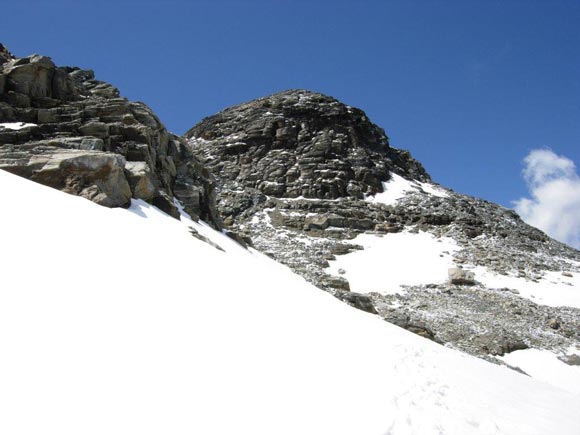 Piz Duan - Il cono di vetta, poco oltre la sella nevosa