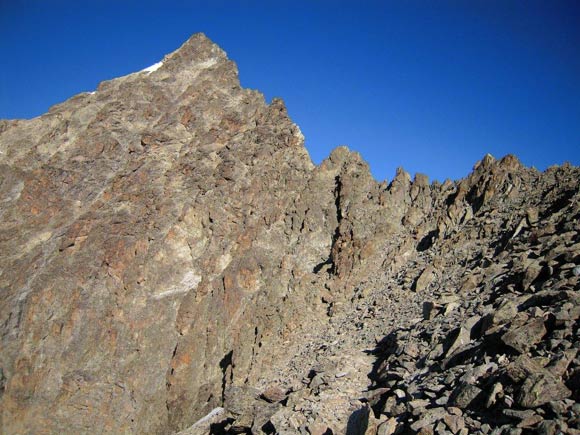 Piz Guglia - Sulla Crasta da la Senda, a sinistra la Cima Est