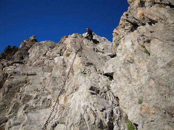 Piz Kesch - La catena che permette di salire facilmente alla Porta d'Es-cha