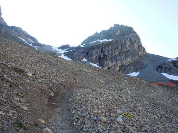 Piz Lischana - La q. 2862 m da aggirare a destra.