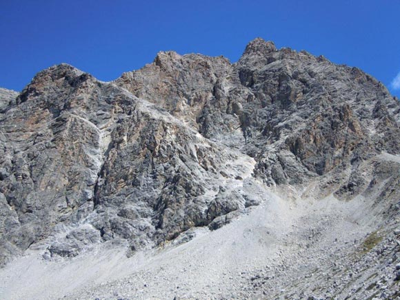 Piz Mitgel - Il bellissimo versante SW del Piz Mitgel, a sinistra la Piramida dove passa l'impegnativa Senda verticala