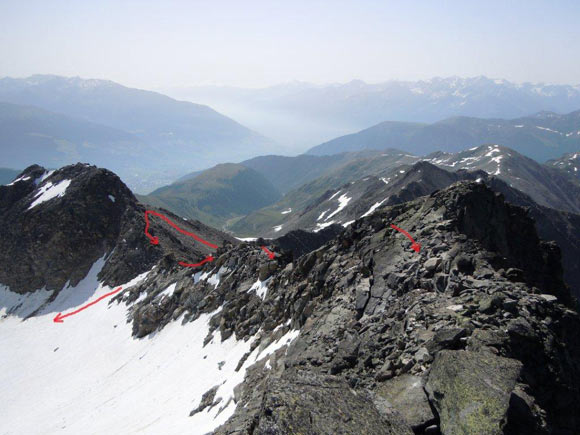 Piz Sesvenna - La cresta di salita e il ghiacciaio da seguire in discesa