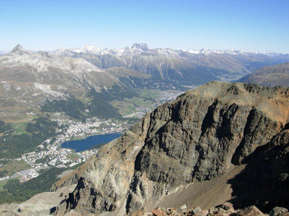 pizsurlej - St. Moritz e il suo lago dalla vetta del Piz Surlej