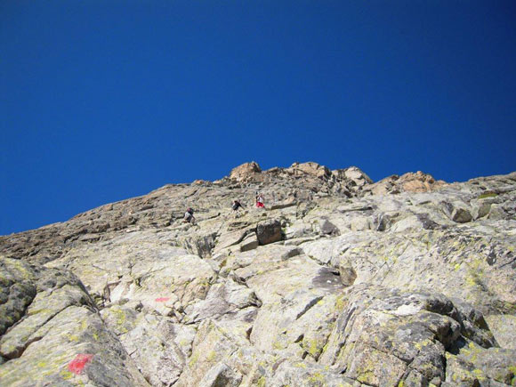 Piz Tschierva - Ci sono sempre i segni e i bolli rossi che aiutano