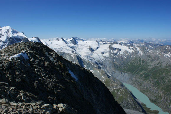 Piz Tschierva - A sin. Piz Roseg, al centro Piz Gluschaint e dietro il Disgrazia, a destra Cengalo e Badile