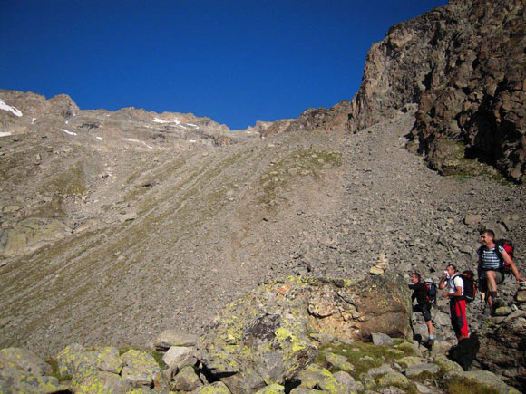 Piz Tschierva - Da sinistra, Pietro, Antonio e Gilles, ammirano il panorama