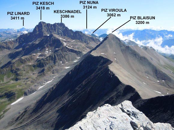 pizuertsch - Panorama di vetta, verso NE. Al centro, la cresta di collegamento Piz ertsch - Piz Blaisun