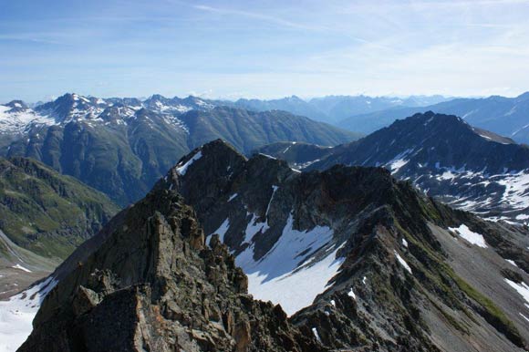 Piz Viroula - Panorama verso E, in primo piano la Cima E del Piz Viroula