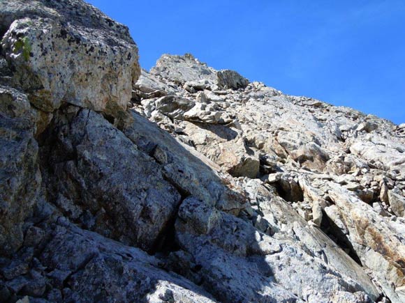Piz Viroula - Le ripide rocce da risalire del versante N della Cima W