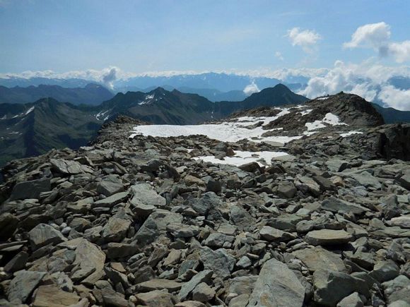 Pizzo Calino - Il vasto pianoro sulla vetta