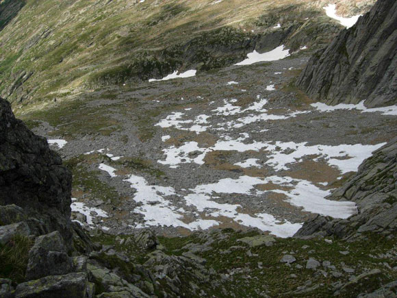 Pizzo Campanile - Il versante SW dall'intaglio