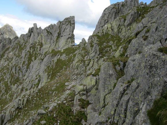 Pizzo Campanile - Traversando la parete SW