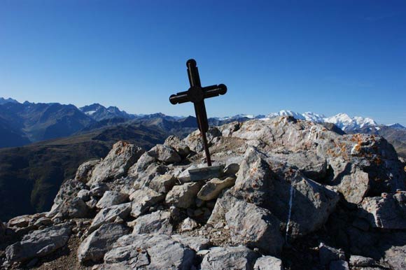 Punta e Pizzo Cassana - La croce di vetta della Punta Cassana