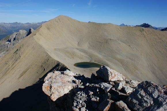 pizzocassana - Il Pizzo Cassana e il laghetto di (q. 2853 m), dalla vetta della Punta Cassana