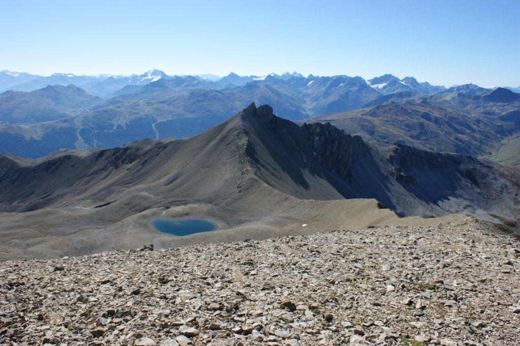 pizzocassana - La Punta Cassana e il magnifico laghetto, dalla vetta del Pizzo Cassana