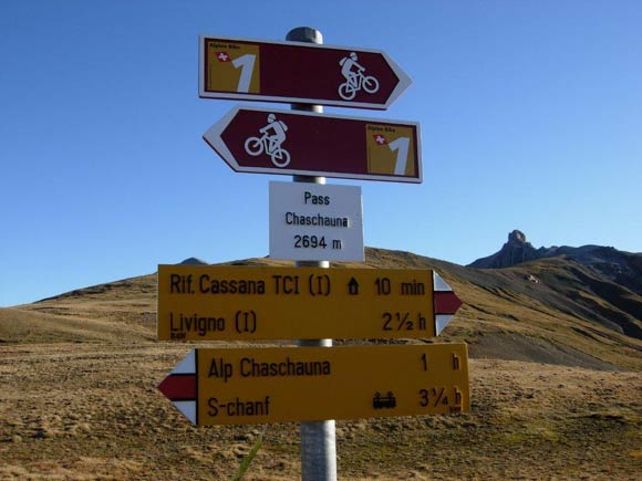 Punta e Pizzo Cassana - Siamo al Passo di Cassana, in alto a destra la Punta Cassana