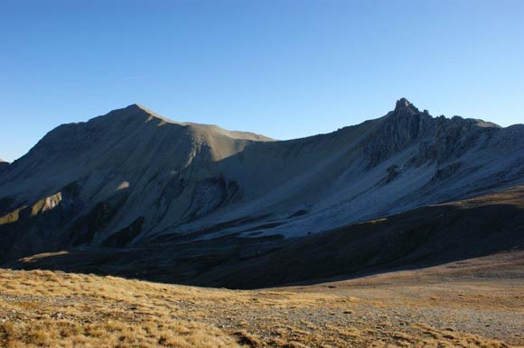 Punta e Pizzo Cassana - A sinistra Il Pizzo Cassana, a destra la Punta Cassana, da SW, dai pressi della (q. 2788 m)