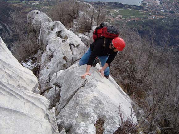 Monte Pizzoccolo - Cresta SE - Passaggio su tratto affilato della cresta