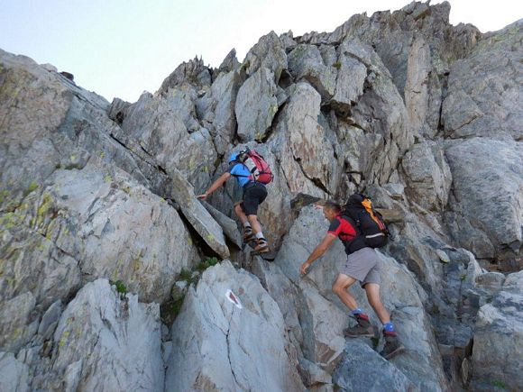 Pizzo del Diavolo di Tenda - Sulla cresta NW (facile e ben segnalata)