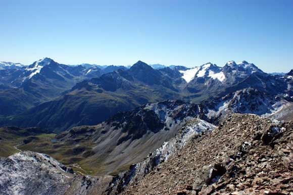 Pizzo Filone - Panorama verso SE, la Cima di Piazzi e il Gruppo Dosd-Viola