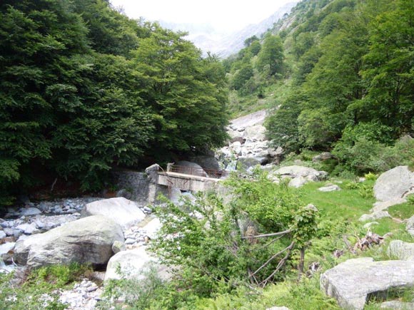 Pizzo Paglia - Il ponte di Madri dove si attraversa il torrente