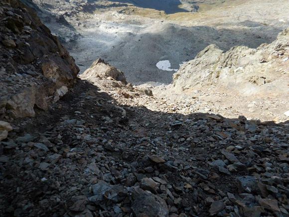 Pizzo Scalino - In discesa, nel facile e segnalato canale nell'alta Val Painale