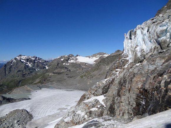 Pizzo Varuna - Di fianco ai seracchi pensili