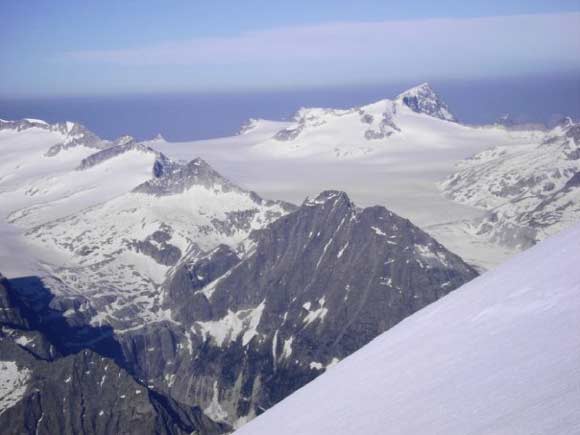 Cima Presanella - Parete Nord - Vista verso l'Adamello