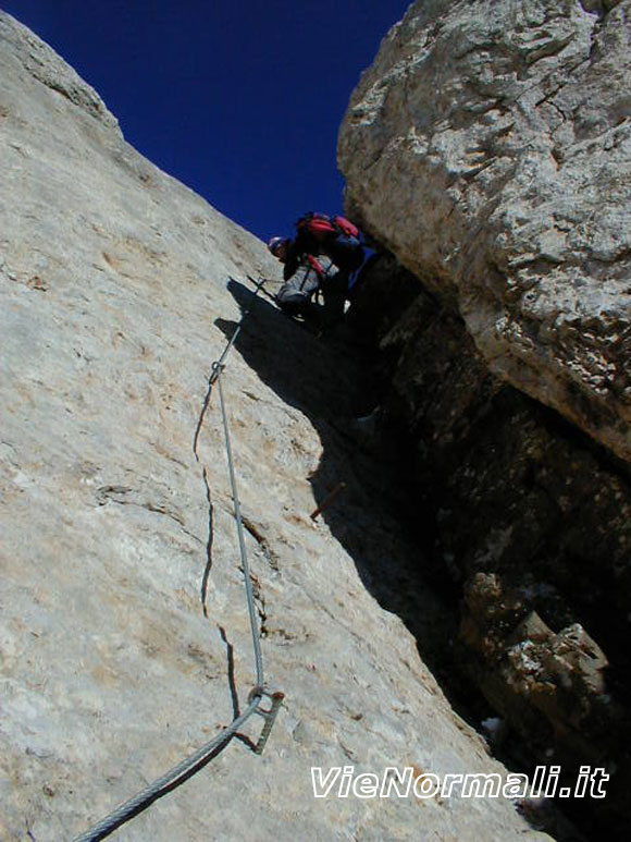 Punta del Ciadin - Passaggio lungo il diedro attrezzato