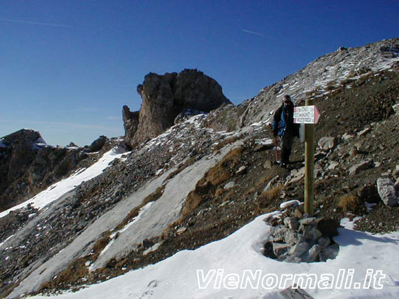 Punta del Ciadin - Tabella segnaletica nei pressi della cima dell'Om Gran