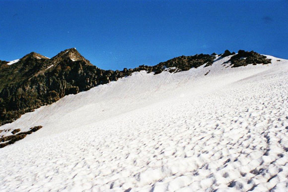 puntonedeifracion - Il Rheinquellhorn dal Ghiacciaio di Giumello, a destra lo Zapportpass