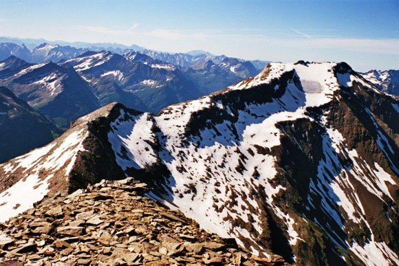 Puntone dei Fraciàn - Rheinquellhorn - Panorama verso SSE, a destra il Piz Piotta e la Cima Rossa
