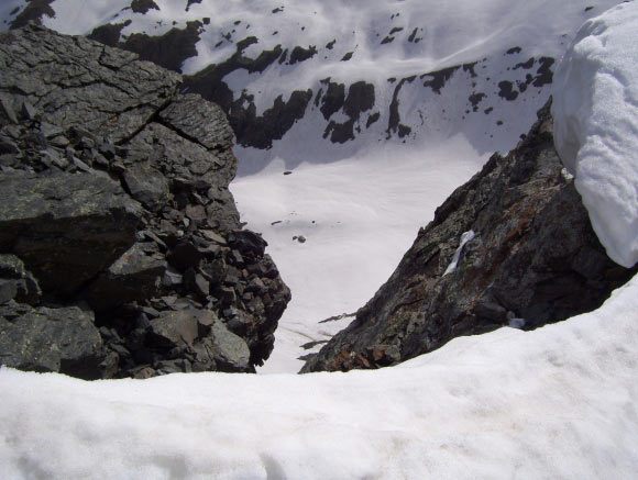 Pizzo Recastello - Si prosegue ora, su facile e breve cresta, verso sinistra