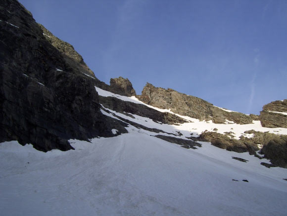 Pizzo Recastello - Si piega quindi a destra e si sale con pendenza pi accentuata per pochi metri