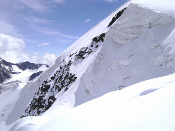 Punta San Matteo - Cresta S - Seracco sulla parete nord