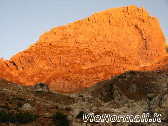 Sass Ortiga - Il Sass d'Ortiga all'alba