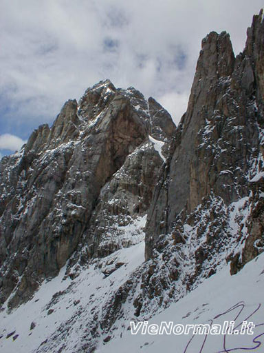 Sasso di Valfredda - Vista del versante est dal Monte La Banca