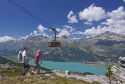 Engadina St. Moritz - Escursionisti nel Gebiet Corvatsch (by Engadin St. Moritz)