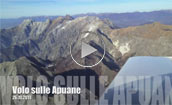 Video montagna Il Monte Pania visto in volo con un piccolo aereo da turismo