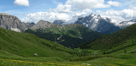 Passeggiate sulle Dolomiti al Passo Sella