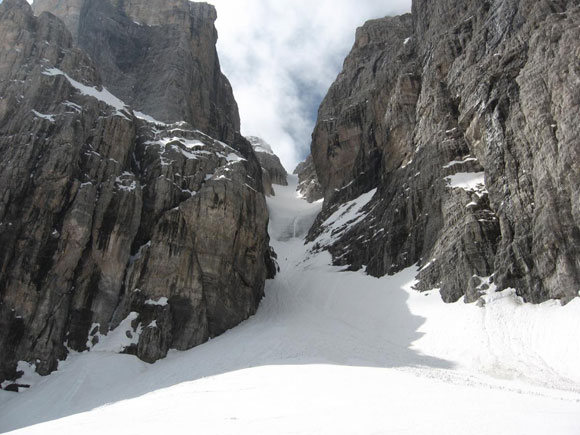 Il canalone neri su Cima Tosa